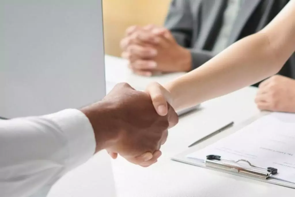 When Should You Hire Your First HR Manager? 10 Clear Signs It’s Time 